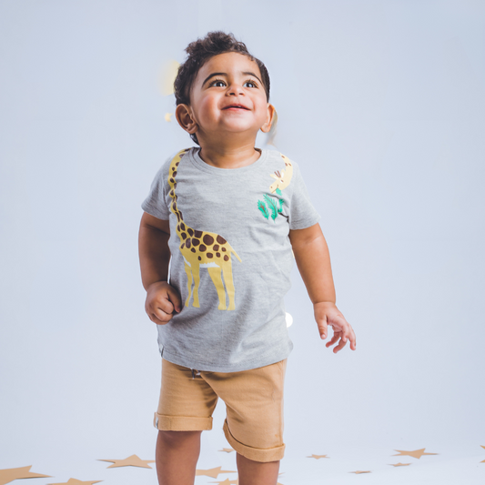 2-Piece giraffe shirt and short set